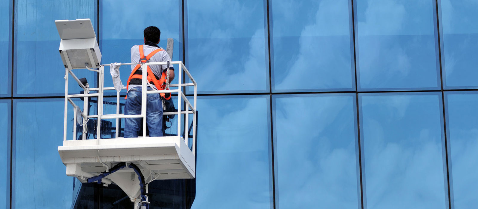 Facade Cleaning In Dubai